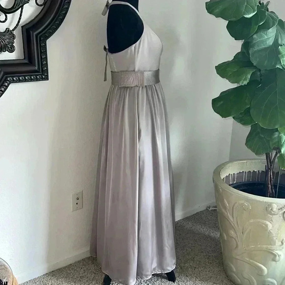 Vera Wang WHITE by Vera Wang Halter Bridesmaids, Cocktail, Long Dress Size 4 - Picture 5 of 16